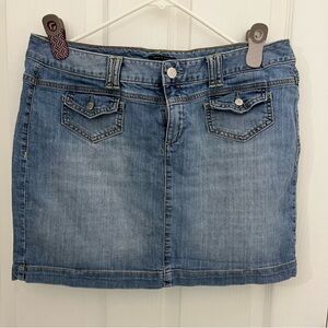 Tommy Hilfiger denim skirt. Size 12.